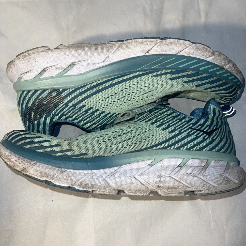 Size 9.5 -‎ Hoka One One Clifton 5 Green - 1093756-GSCN